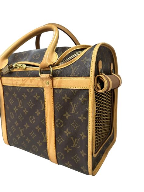 trasportino gatto louis vuitton|Louis Vuitton Trasportino Per Animali Monogram Tela Marrone .